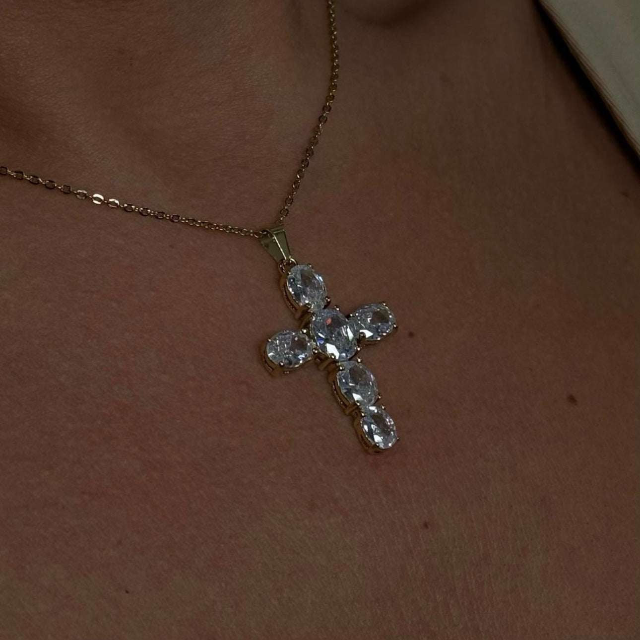 Lola cross necklace